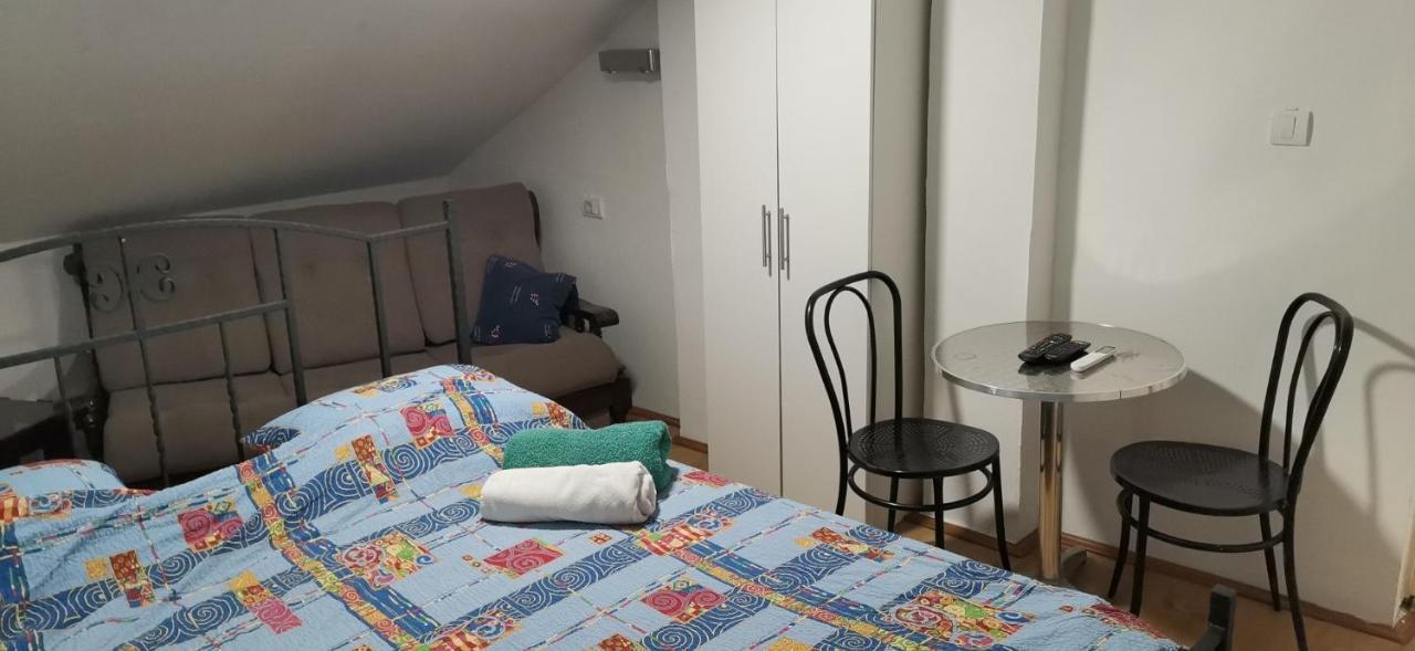 Apartamento Kuca Za Odmor "Crni Bor" Golubac Exterior foto